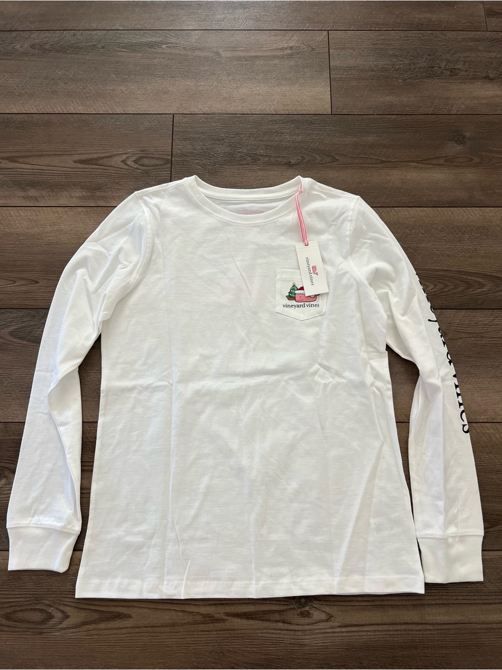 NWT Vineyard Vines Christmas Long Sleeve Pocket Tee XS
